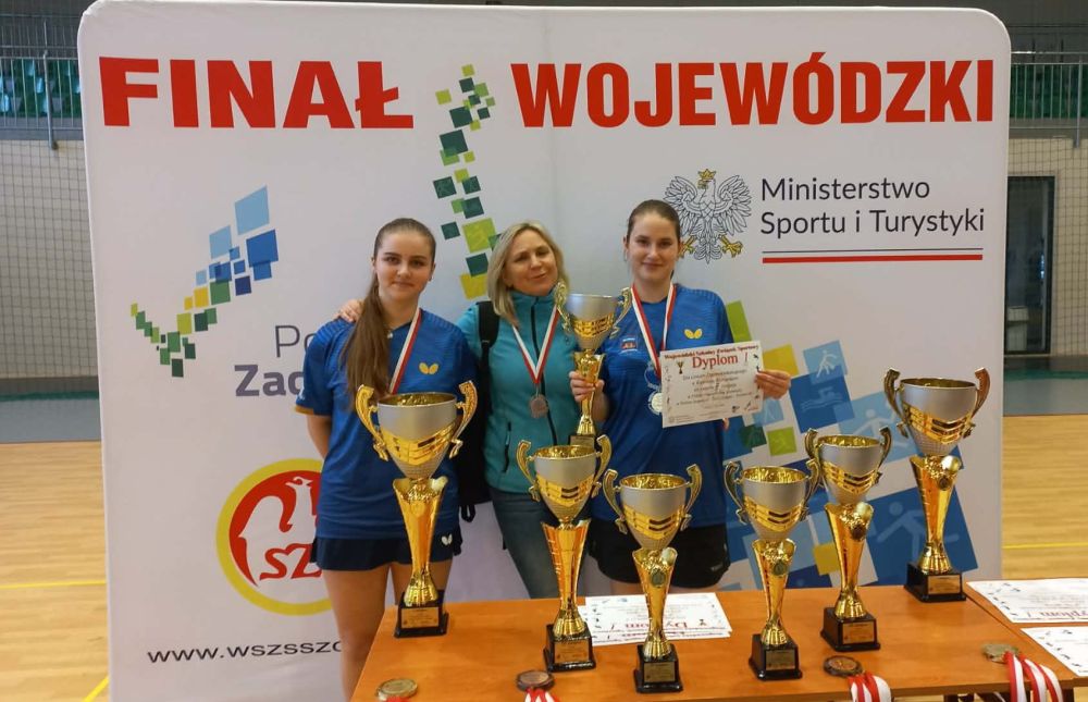 Sukces uczennic LO w Kamieniu Pomorskim! Wicemistrzostwo Województwa w Drużynowym Tenisie Stołowym
