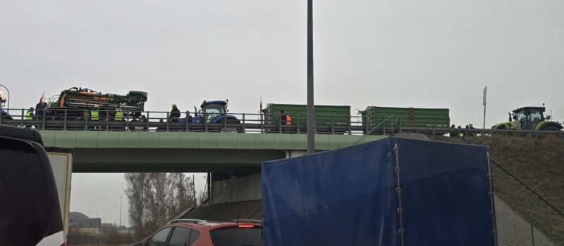 Rolnicy zapowiadają przejazd maszyn przez centrum Kamienia Pomorskiego Rolnicy zapowiadają przejazd maszyn przez centrum Kamienia Pomorskiego