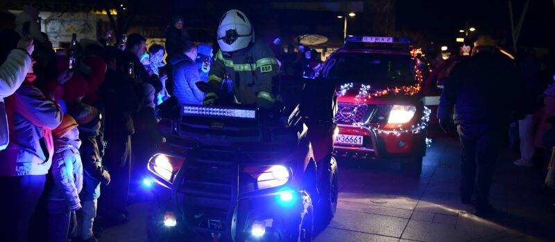 Mikołajki w Międzyzdrojach za nami. Świąteczna atmosfera, tłumy mieszkańców i wspólna radość Mikołajki w Międzyzdrojach za nami. Świąteczna atmosfera, tłumy mieszkańców i wspólna radość