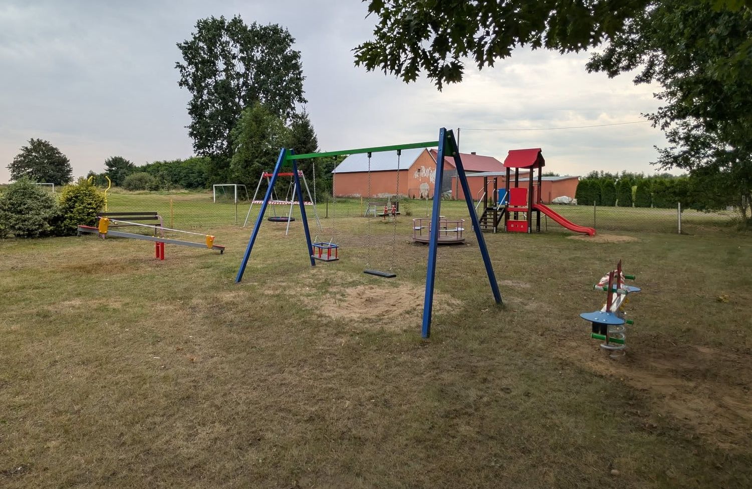 Nowe miejsca rekreacji w gminie Golczewo. Inwestycje z grantów sołeckich