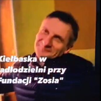 Przed wyborami pełna, przed świętami pusta. Jak dziś wygląda "lodówka Mamzera"? [FILM]