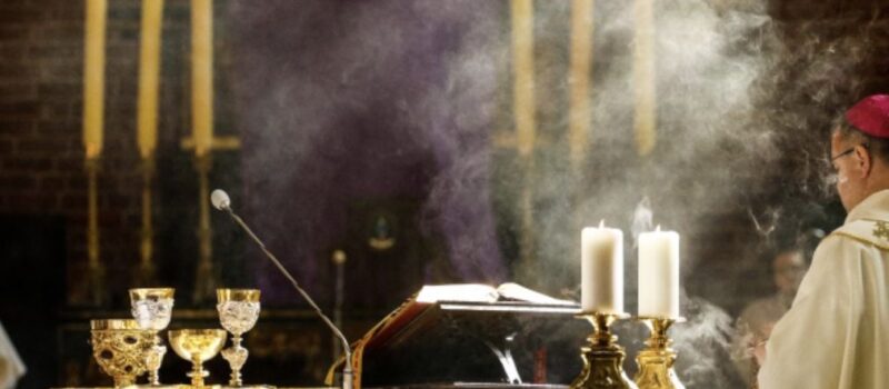 Msze online i telewizji. Gdzie oglądać [LISTA]