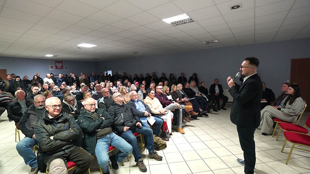 Gorąca dyskusja w Kołczewie! Burzliwe spotkanie otworzyło debatę o farmie wiatrowej [ZDJĘCIA]