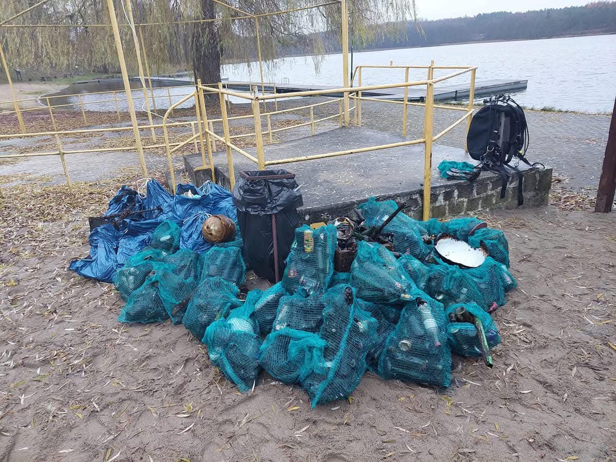 Mikołajkowe sprzątanie Jeziora Szczuczego – wspólna akcja już w tę sobotę!