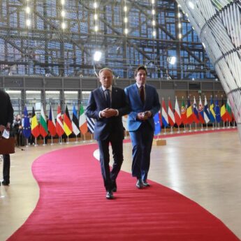 Donald Tusk: "Albo pieniądze dzisiaj, albo krew jutro"