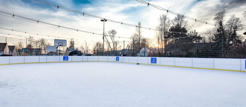 Nowe lodowisko w Dziwnowie już otwarte! Mieszkańcy skorzystają za darmo