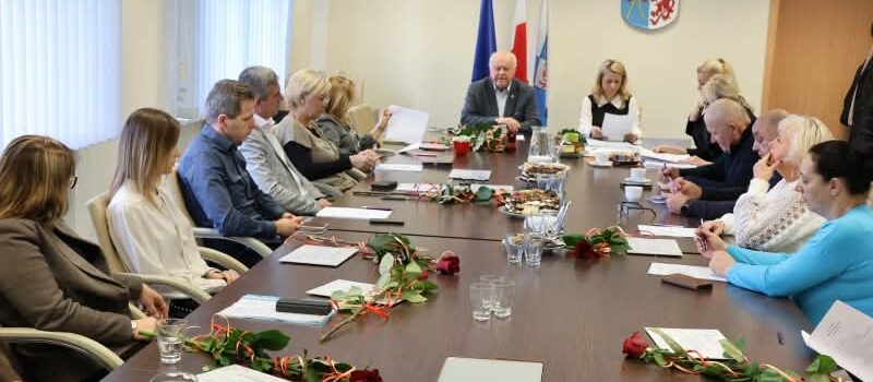 Uroczyste posiedzenie Powiatowej Rady Rynku Pracy w Kamieniu Pomorskim