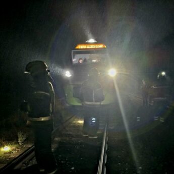 Potrącenie 67-latka na torach w Kodrąbku. Mężczyzna cudem uniknął śmierci