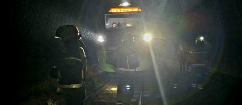 Potrącenie 67-latka na torach w Kodrąbku. Mężczyzna cudem uniknął śmierci