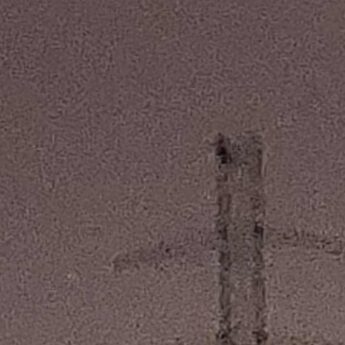 Trwają negocjacje ze znajdującym się na słupie mężczyzną