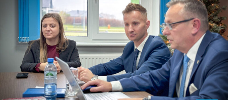 Budżet Gminy Świerzno na 2026 rok przyjęty jednogłośnie! Ponad 37% wydatków na inwestycje Budżet Gminy Świerzno na 2026 rok przyjęty jednogłośnie! Ponad 37% wydatków na inwestycje