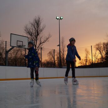 W Dziwnowie rusza lodowisko