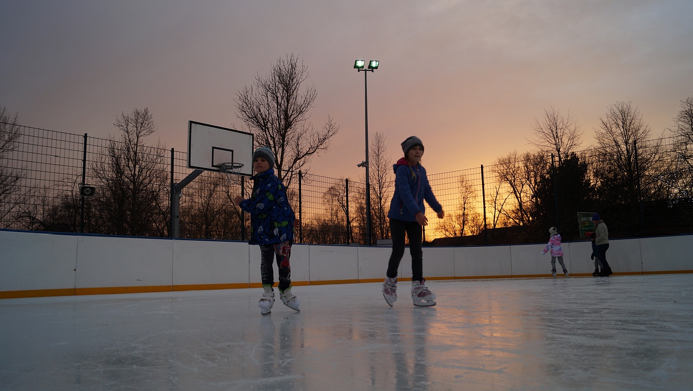 W Dziwnowie rusza lodowisko