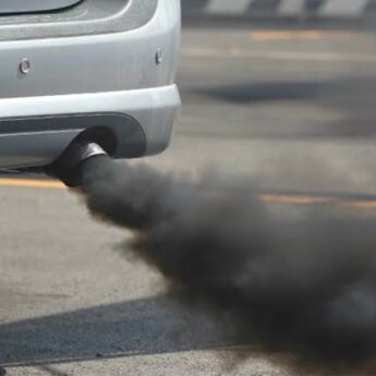 Komisja Europejska się wycofuje. Zakazu sprzedaży aut spalinowych nie będzie