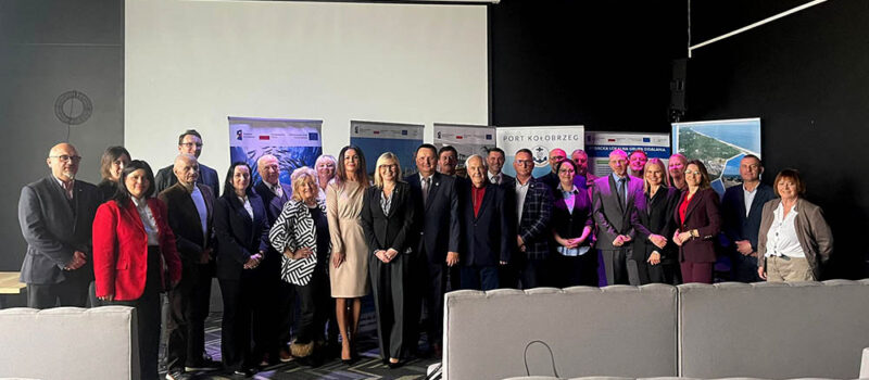 Delegacja z Dziwnowa na konferencji rybackiej w Porcie Jachtowym w Kołobrzegu Delegacja z Dziwnowa na konferencji rybackiej w Porcie Jachtowym w Kołobrzegu