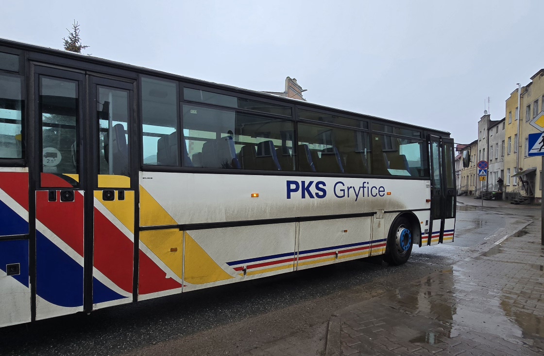 Autobusy zostają na trasy w gminie Golczewo. Podpisano umowę z PKS Gryfice