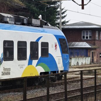 Mimo komunikatów PKP wciąż problem z dojazdem pociągiem do Szczecina. Część połączeń nadal nie kursuje