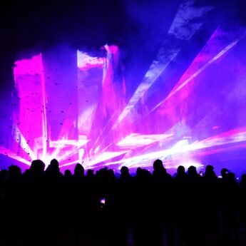 Sylwester Miejski w Dziwnowie. Mieszkańcy i gości powitali Nowy Rok