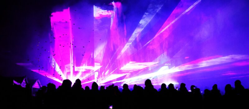 Sylwester Miejski w Dziwnowie. Mieszkańcy i gości powitali Nowy Rok