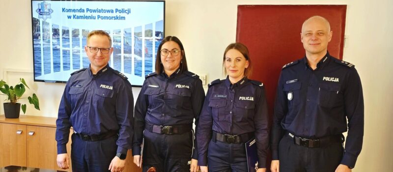Awanse w kamieńskiej Policji. Komendant wręczył akty mianowania