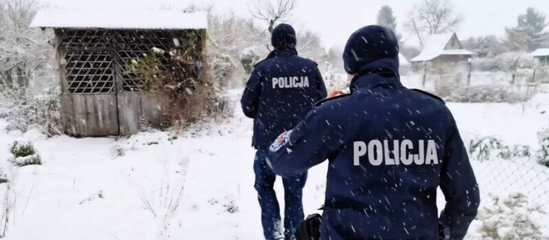 Mróz zabija po cichu. Policjanci sprawdzają pustostany i apelują o reakcję
