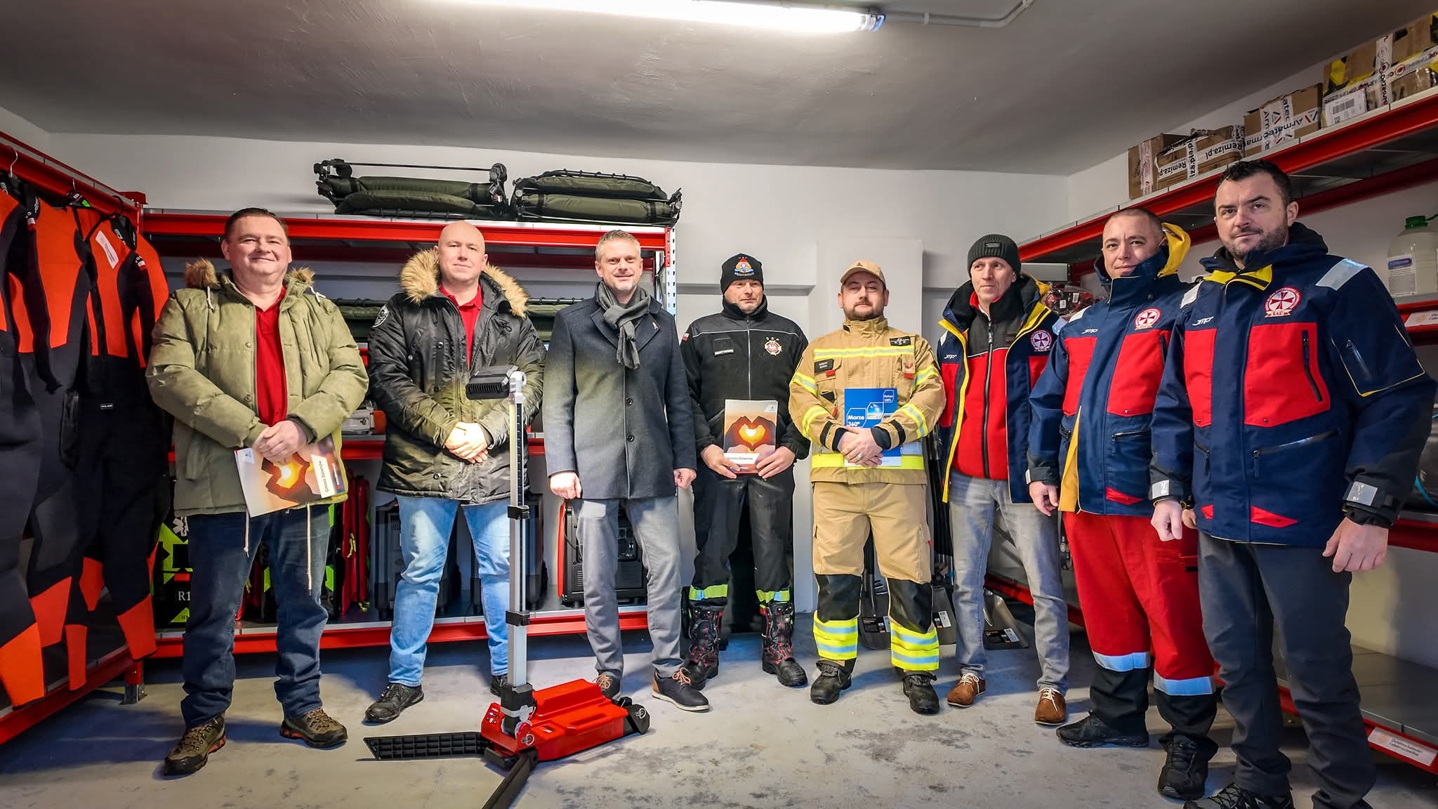 Gmina Dziwnów inwestuje w bezpieczeństwo. Blisko 400 tys. zł na wsparcie lokalnych służb ratowniczych