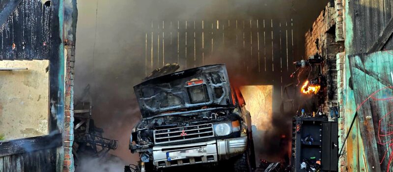 Pożar budynku gospodarczego i domu jednorodzinnego w Mokrzycy Wielkiej!