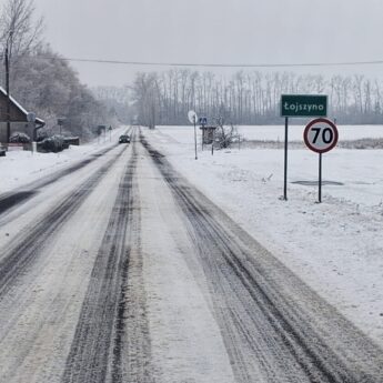 Aura wciąż nie sprzyja. Czytelnik alarmuje o stanie drogi między Międzywodziem a Wolinem