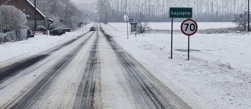Aura wciąż nie sprzyja. Czytelnik alarmuje o stanie drogi między Międzywodziem a Wolinem