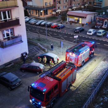 Z sieci przy bloku miał ulatniać się gaz. Służby interweniowały w Kamieniu Pomorskim