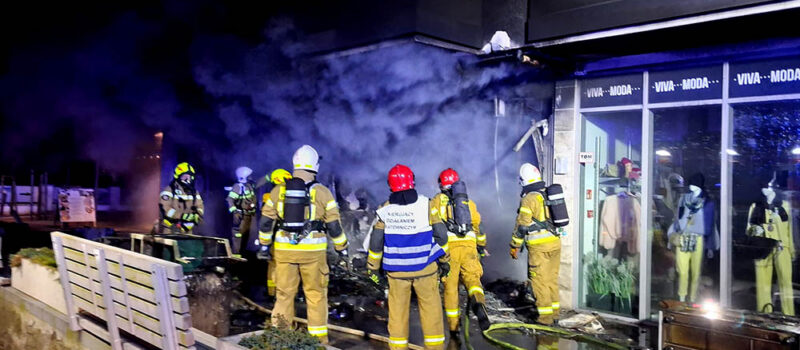 Pożar Żabki przy Promenadzie Gwiazd. Sklep spłonął doszczętnie
