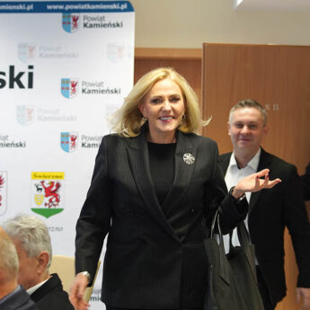 Samorządowcy obradowali w Kamieniu Pomorskim. Bezpieczeństwo, rynek pracy, zwierzęta i pieniądze z „zielonej” subwencji