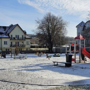 Nowy plac zabaw przy „Morskich Skarbach”. Międzyzdroje z rządowym dofinansowaniem
