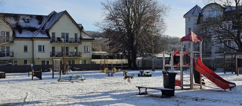 Nowy plac zabaw przy „Morskich Skarbach”. Międzyzdroje z rządowym dofinansowaniem Nowy plac zabaw przy „Morskich Skarbach”. Międzyzdroje z rządowym dofinansowaniem