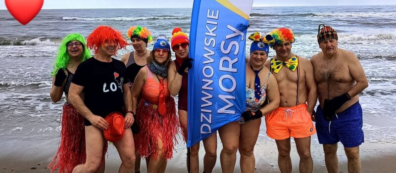 Walentynkowe morsowanie w Dziwnowie. Zimna woda, gorące serca!