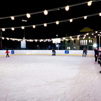 To ostatnie dni na łyżwy w Dziwnowie. Lodowisko czynne do 28 lutego