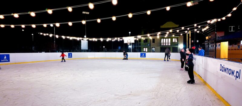 To ostatnie dni na łyżwy w Dziwnowie. Lodowisko czynne do 28 lutego