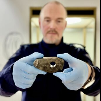 Znalazł topór liczący 5000 lat! Chciał go sprzedać w internecie