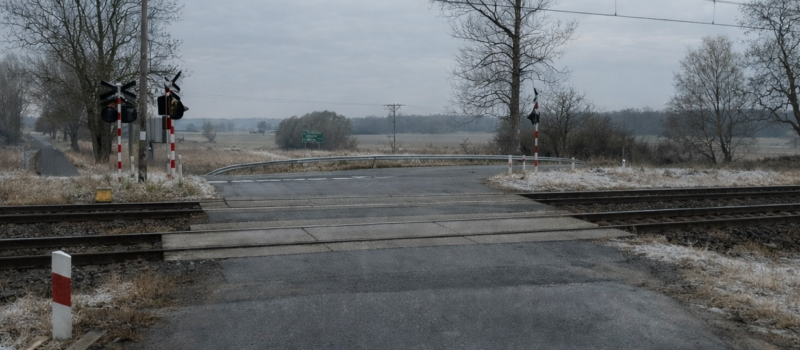 Uwaga! Zamknięcie przejazdu kolejowego w Mokrzycy Wielkiej Uwaga! Zamknięcie przejazdu kolejowego w Mokrzycy Wielkiej