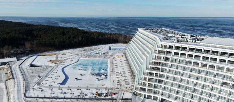 Zima nad Bałtykiem. Gigant w ciszy przed otwarciem [FILM]