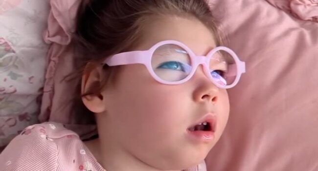 Wciąż możecie pomóc Kornelce z Kamienia Pomorskiego zobaczyć świat! Trwa zbiórka na operację