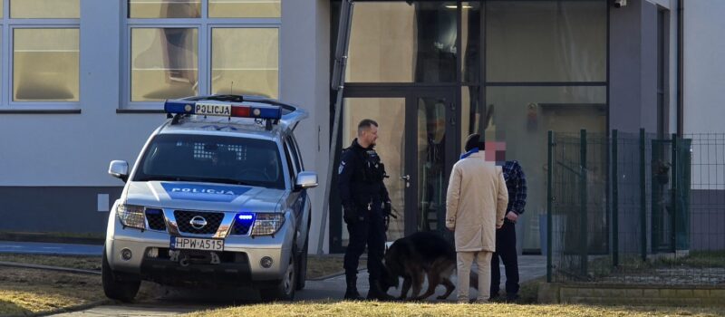 Mówił o zagładzie i końcu świata. Interwencja służb pod przedszkolem w Kamieniu Pomorskim Mówił o zagładzie i końcu świata. Interwencja służb pod przedszkolem w Kamieniu Pomorskim