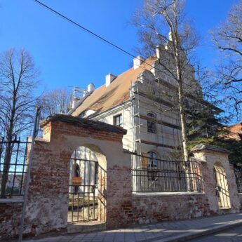 Dawny Pałac Biskupi zmienia się na oczach mieszkańców. Remont nabiera tempa