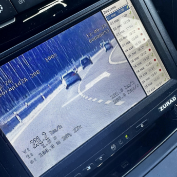 231 km/h na ekspresówce. „Chciał sprawdzić samochód” [FILM]