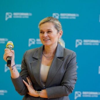 Koniec z telefonami w szkołach podstawowych od września