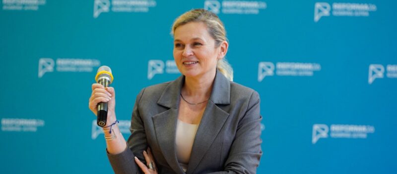 Koniec z telefonami w szkołach podstawowych od września