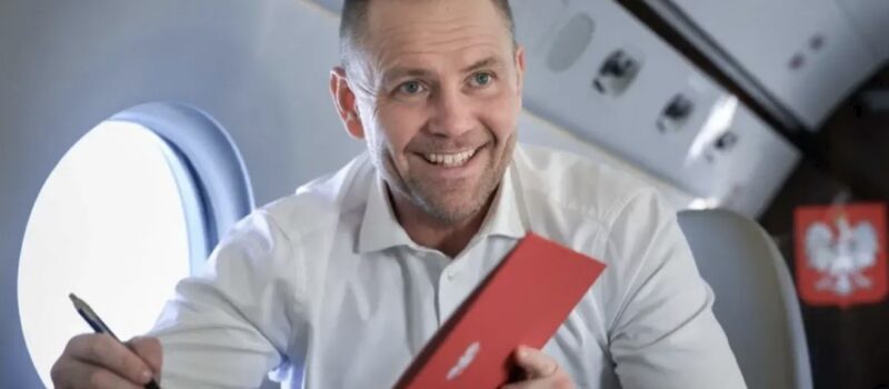 Prezydent Nawrocki podpisał. Będą niższe ceny paliw Prezydent Nawrocki podpisał. Będą niższe ceny paliw