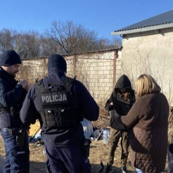 Policja liczy osoby w kryzysie bezdomności w powiecie kamieńskim