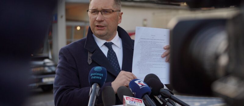 Składają projekt ustawy w sprawie czasowego obniżenia akcyzy i VAT na paliwo Składają projekt ustawy w sprawie czasowego obniżenia akcyzy i VAT na paliwo