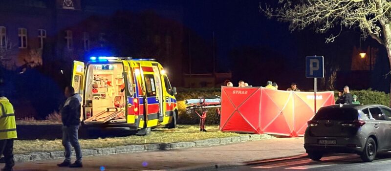 Interwencja służb w centrum Wolina. Na miejscu strażacy i pogotowie